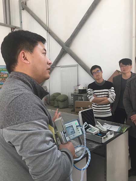 竞道任务职员为大师讲授光合感化测定仪 竞道任务职员为大师讲授光合感化测定仪